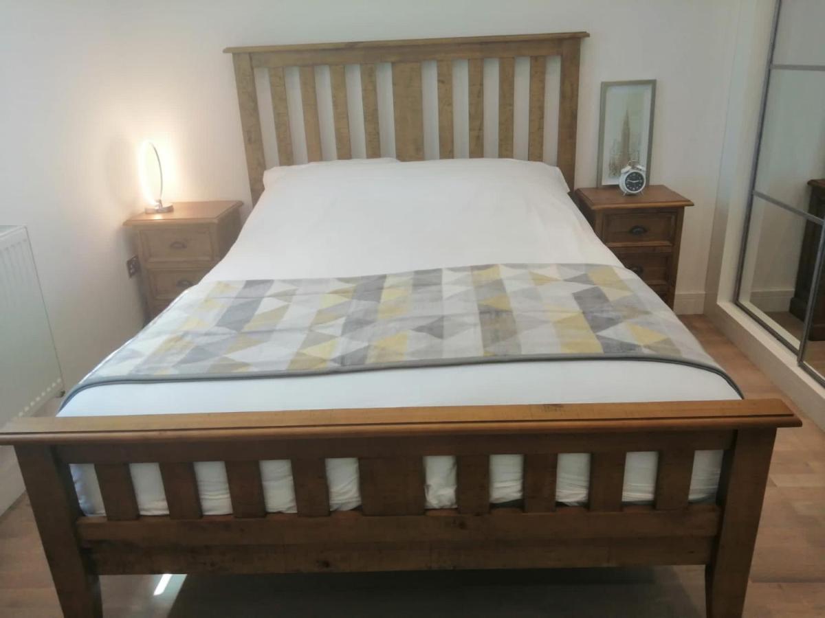 Apartment No 8 - Stay In Style In The Heart Of The Cathedral City. Truro Exteriör bild