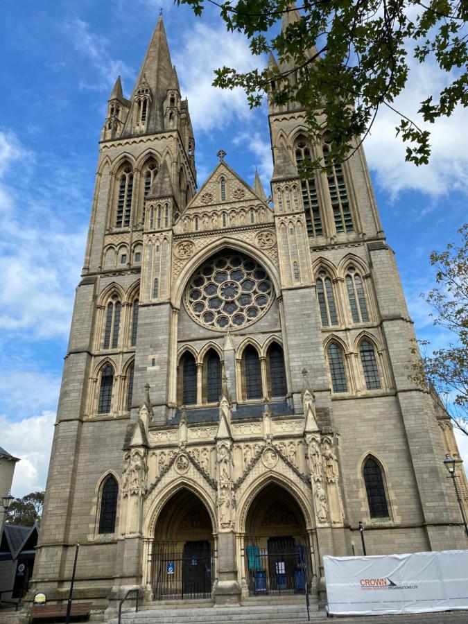 Apartment No 8 - Stay In Style In The Heart Of The Cathedral City. Truro Exteriör bild