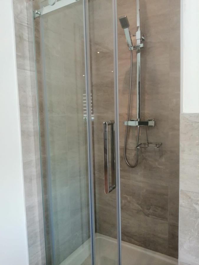 Apartment No 8 - Stay In Style In The Heart Of The Cathedral City. Truro Exteriör bild