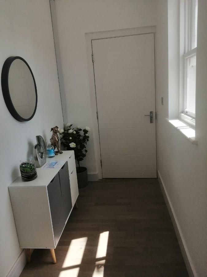Apartment No 8 - Stay In Style In The Heart Of The Cathedral City. Truro Exteriör bild