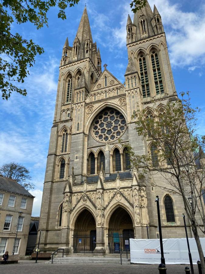 Apartment No 8 - Stay In Style In The Heart Of The Cathedral City. Truro Exteriör bild