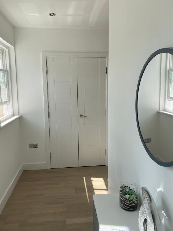 Apartment No 8 - Stay In Style In The Heart Of The Cathedral City. Truro Exteriör bild