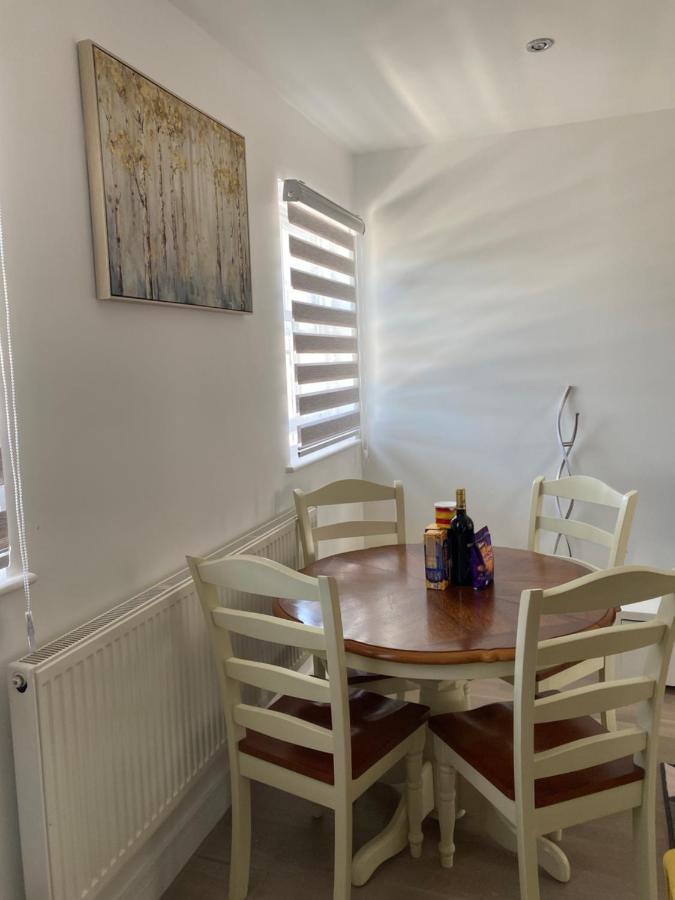 Apartment No 8 - Stay In Style In The Heart Of The Cathedral City. Truro Exteriör bild